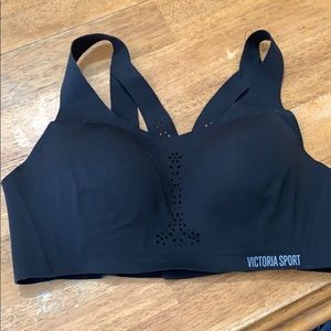 Victoria’s Secret Sport Bra Black NWOT size 36C